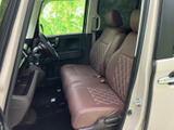 運転しやすい配置のスイッチ類と、見やすいメーター類が、安全運転をサポートします。