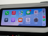 【アップルカープレイ】iPhoneがBMW車両とワイヤレスで接続されます。Apple CarPlayでは、オーディオストリーミングやメッセージングアプリがディスプレイに表示されます。