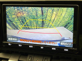 【バックカメラ】駐車時に後方がリアルタイム映像で確認できます。大型商業施設や立体駐車場での駐車時や、夜間のバック時に大活躍!運転スキルに関わらず、今や必須となった装備のひとつです!