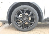 純正なので車に似合うデザインになっていますね。スタッドレスタイヤもご相談下さい。