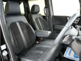 運転席のスペースはゆったりしていて、視界も広く確保されているので普段の運転からロングドライブまで快適です。