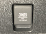 アクセサリーソケットはUSBのアダプターなどをつければ、スマホの充電にも使えます。
