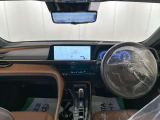 落ち着いたカラーの内装で、ゆったりと運転したい方に。
