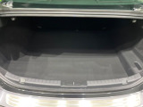 積み下ろしのしやすいデッキにはたっぷりと荷物を積み込んでいただけます。遊びから仕事まで、様々なシーンで頼れます♪