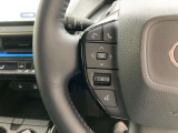 運転中、オーディオの操作をしてて、ハッとしたことはありませんか?ステアリングスイッチは、運転中でもハンドルでオーディオの操作が可能です。安全なドライブをサポートします。