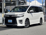 洗練されたフロントマスクが目を引く、印象的なスタイリング。精悍な表情で、街乗りから長距離ドライブまで自信を持てる一台です。