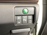 燃費を良くするECON、横滑りを防止するVSA等のスイッチは運転席の右側、手の届きやすい位置にあります。