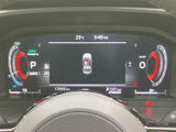 見やすいデザインのメーターパネルは、必要な情報を分かりやすく表示し、快適な運転をサポートします。