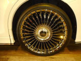 WALD製22インチアルミホイール TRDパフォーマンスダンパー装着