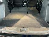 軽い力でサッと倒せるシートアレンジ。急に荷物が増えても、その場でサクッとスペースを広げられます。毎日の『困った』を『助かった』に変える工夫が満載です。