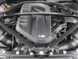 安心のBMW認定中古車は100項目の箇所を徹底的にチェック致します。機械的な箇所や電気系、コンピューターなどをご納車前に点検し、交換基準に達した部品は全て新品に修理返品した後にご納車致します。