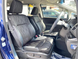 運転席シート廻りは使用感も少なく、良好な状態となっています。前オーナー様が丁寧に使っていたことがよくわかりますね。