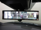 スマートルームミラー付きで後部座席に乗車してても後方がしっかり見れます