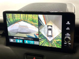 【マルチビューカメラシステム】専用のカメラにより、上から見下ろしたような視点で360度クルマの周囲を確認することができます☆死角部分も確認しやすく、狭い場所での切り返しや駐車もスムーズに行えます。
