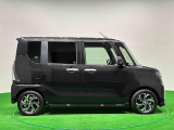 ドアは約90度に開くので荷物も積み込みやすく、乗り降りもしやすい♪ ロングドライブも快適に過ごせる工夫がいっぱいです♪♪