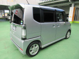 白く輝くハイライトが魅力のシルバー。シャープさにこだわりたい方へ。