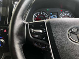 ステアリング左側のスイッチになります。オーディオの操作が手元でできますので運転の妨げにならないので安心して運転できます。