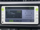 ラジオの周波数表示も見やすく、操作も簡単。お好みの音楽を快適に楽しむことができます。
