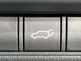 【パワーバックドア】スマートキーや運転席のボタンを押すだけでリアゲートが自動で開閉します!荷物を持っている時や、高い位置にあるバックドアを閉める際に便利な機能です♪