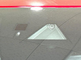 【i-ACTIVESENSE】走行中に前方の車両等を認識し、衝突しそうな時は警報とブレーキで衝突回避と被害軽減をアシスト。より安全にドライブをお楽しみいただけます。