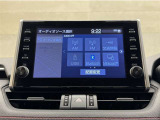 ディスプレイオーディオを装備。スマホと車をつなぐことで、これまでのナビに加えていろんなサービスが楽しめます。