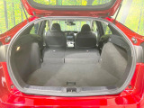 普段のお買い物や通勤、送迎等に十分な荷室スペースを確保しております。セカンドシートを倒すと、大きな荷物の積載も可能です♪