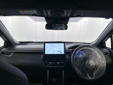 落ち着いたカラーの内装で、ゆったりと運転したい方に。