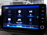 CD、DVD、Bluetooth、AM、FM、スマートフォン接続ができます。