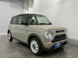 車内は内装デザインやインテリアがお部屋のような落ち着きのある空間