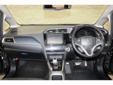 操作性に優れた運転席となります!小物入れや各ボタンの配置にこだわり、使いやすいです!座り心地もよく視認性も良好なのでロングドライブもお任せ下さい!