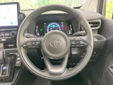 インテリアに合わせたデザインのステアリングは、運転される方のことも考え、運転しやすい形状、大きさです。是非一度、実際に触ってお確かめください。