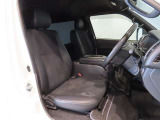 見通しのよいすっきりとした視界で、誰でも運転しやすいです。運転のしやすさは疲れにくさにも繋がりますよ♪