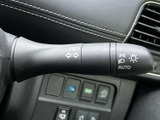 操作しやすいウインカーレバーで、スムーズな車線変更をサポート。オートリターン機能も搭載されており、安全運転をサポートします。