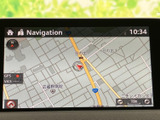 見やすい地図表示で、目的地へのナビゲーションをサポート。スムーズな移動を可能にします。