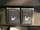 【前席シートヒーター】寒い日に重宝するシートヒーター!エアコンより早く温まってくれるので寒がりの人も安心ですね♪エアコンの温風は乾燥するから苦手、という方にもをおすすめです。