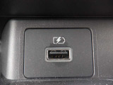 USB充電ソケット装備。