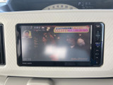 停車中に楽しめるTV機能が搭載されています。移動の合間に、ニュースや番組をチェックできます。楽しいドライブのお供に。