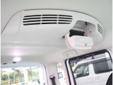 お車のご納車は待ち遠しいもの。1日でも早くご納車が出来るよう、整備拠点と販売店を結ぶ輸送ラインを確立しております。