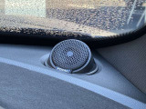 フランスを代表するハイエンドブランドFOCAL社サウンドシステム。4スピカー+サブウーファから臨場感あふれるクリアで高精度なリスニング体験が出来ます。