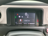 視認性の高いメーター類は、運転に必要な情報を一目で確認できます。デジタル表示で、走行距離や各種警告灯の状態もわかりやすく表示されます。