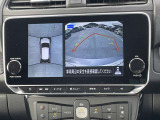 《バックモニター》駐車するとき、後ろのスペースがどれくらいあるかわからず、うまく停められない・・なんてことを防ぐ、バックカメラを装備。