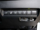 オートマチックハイビームとは、先行車や対向車のライトを認識し、ハイビームとロービームを自動で切り替える機能です。夜道の視界を確保します。詳細は販売店スタッフまでおたずねください。