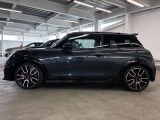 BMW・MINIの厳しい試験を突破したメカニックが多数在籍しております。ご購入後の納車前整備をしっかりいたします。楽しいMINIライフをお過ごしください。