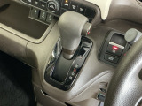 発進時から滑らかに加速する無段階変速のCVTはストップ&ゴーの多い街の中も快適です