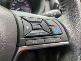 プロパイロット(運転支援システム)やハンズフリー通話の操作スイッチを配置。高速道路での走行や、運転中の電話応対を安全かつ容易に行えます。