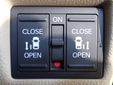 運転席からもスライドドアを楽々操作でスピーディーに!またスマートキーでも開閉できるので便利です。