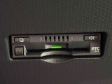 ETCカードを挿入することで高速道路を利用する際の支払いがキャッシュレスになったり、ETCスマートインターチェンジが利用できたり、とても便利なアイテムです!保証は修理保証のみとなります。