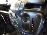 【CVT】無段変速機という意味です。 オートマミッションの中でも、ギヤによる変速をしないので、その分燃費が上がり経済的☆