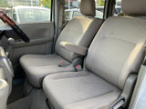 運転しやすいシンプルな操作性で、スムーズなドライビングをサポートします。快適な空間で、安全運転を心がけましょう。