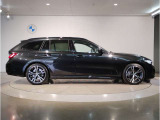ご納車後も全国約200拠店のBMW正規ディーラーサービス工場にて保証対応いたします。お近くのBMW正規ディーラーをご案内の上、アフターメンテナンスをお受け頂けますので、安心してお乗りいただけます!!